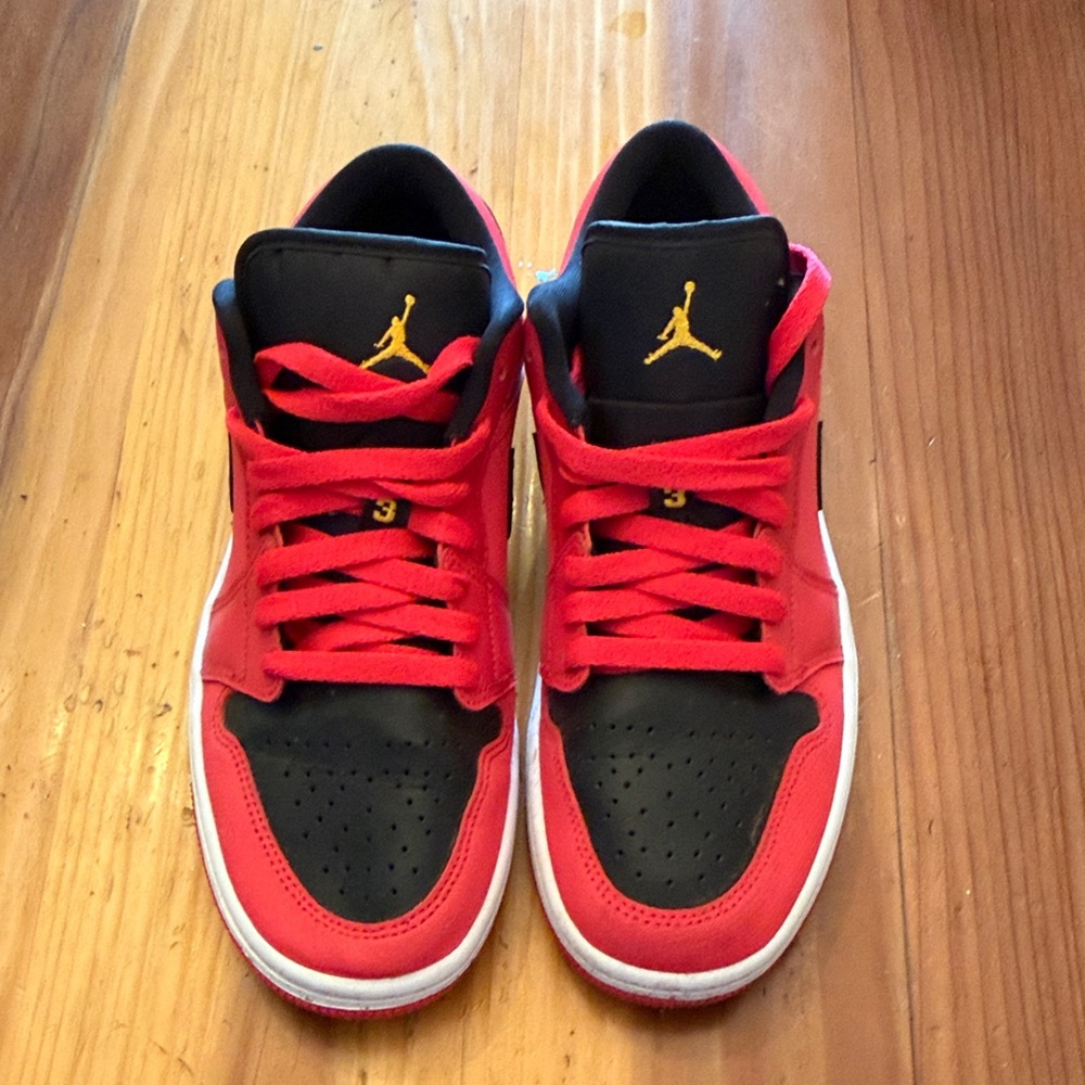 Nike Air Jordan - siren red